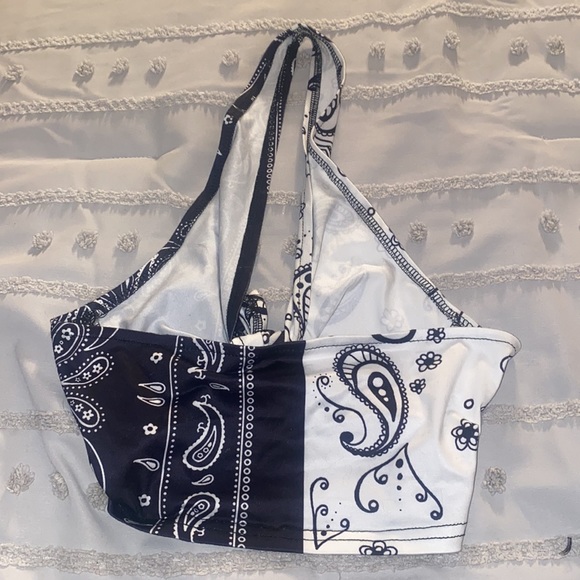 black and white bandana top - Picture 2 of 2
